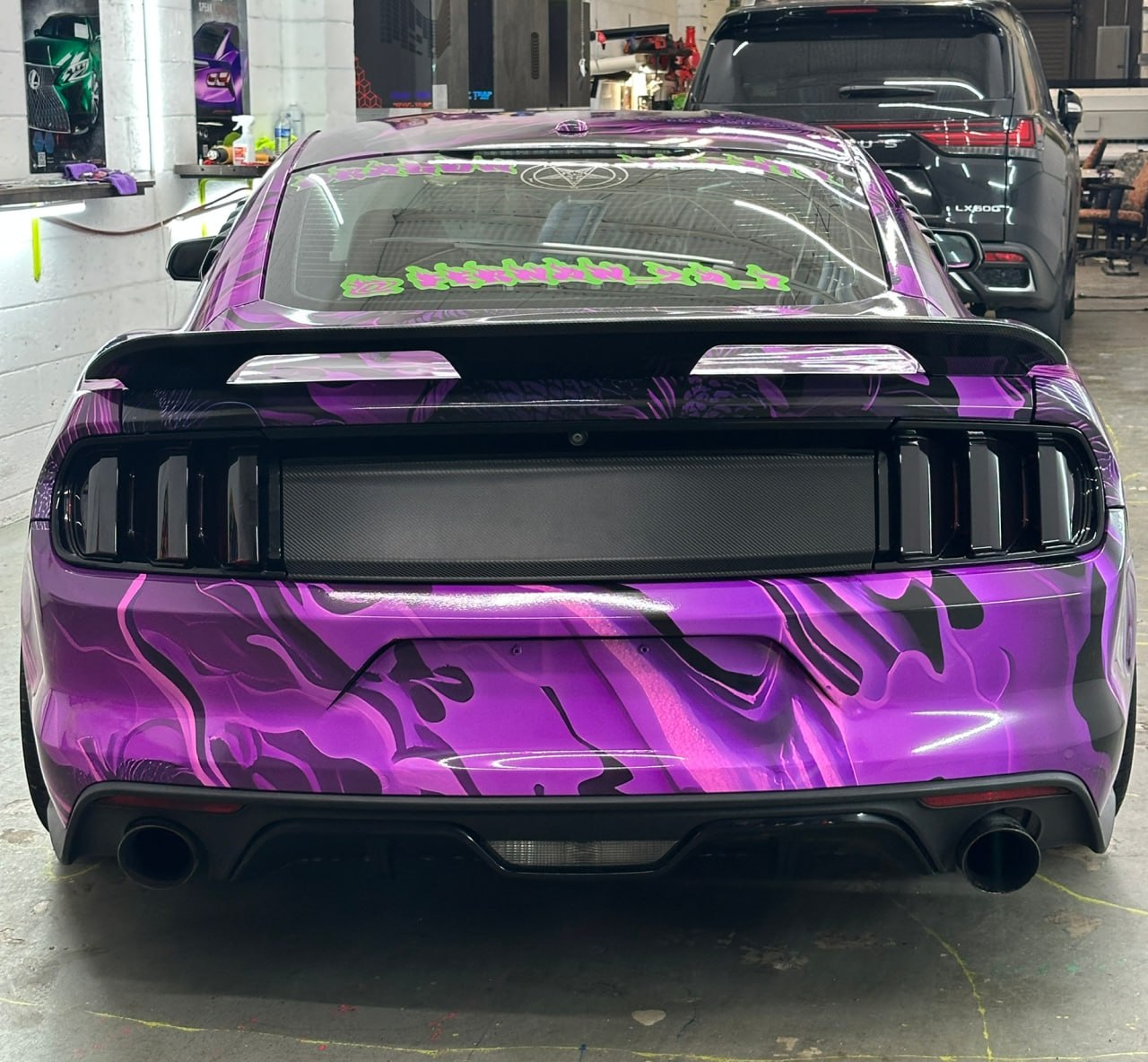 Custom graphic wrap Mustang